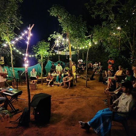 Nebula Nest Cafe & Hostel Auroville Exterior foto